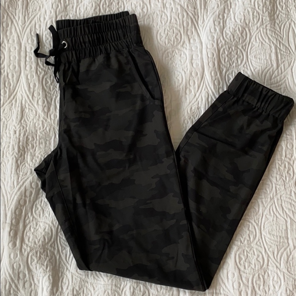 Camo athletic joggers Size XS